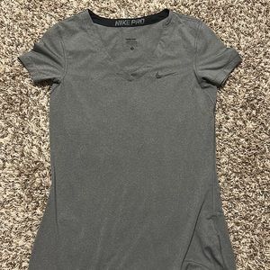 Nike Pro V-neck Dri-fit tshirt